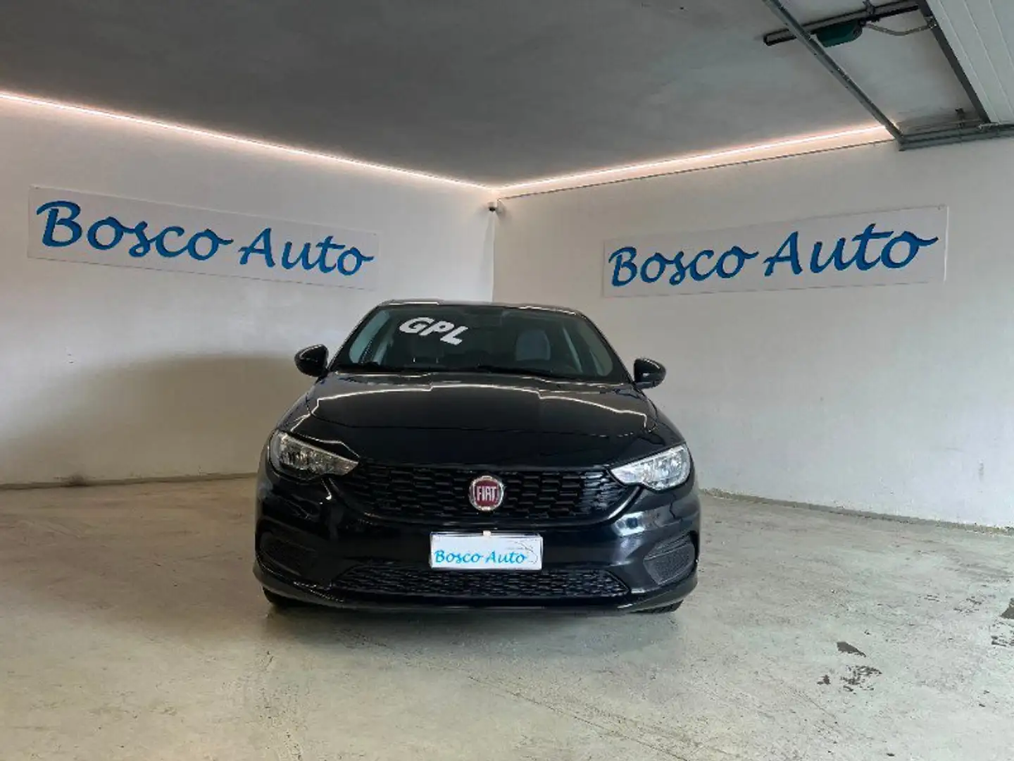 Fiat Tipo Tipo 1.4 T-Jet 120CV GPL 4 porte Easy Zwart - 1