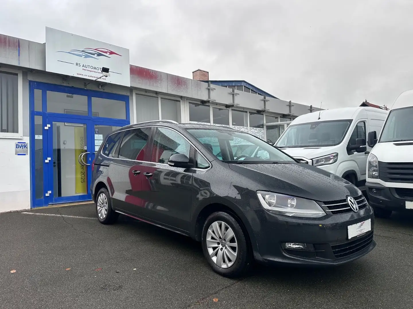 Volkswagen Sharan Comfortline BMT 2.0TDI DSG*Cam*AHK*StHzg* Gris - 2