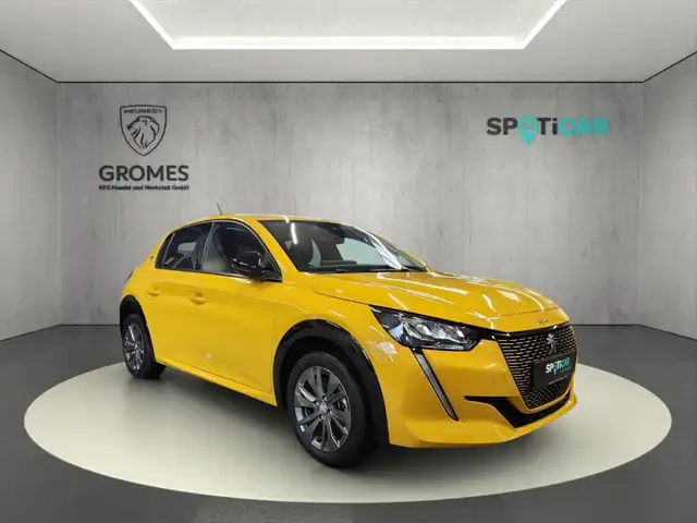 Peugeot 208 e- ALLURE PACK 136 Navi LED SHZ Klimaautom Fahrerp