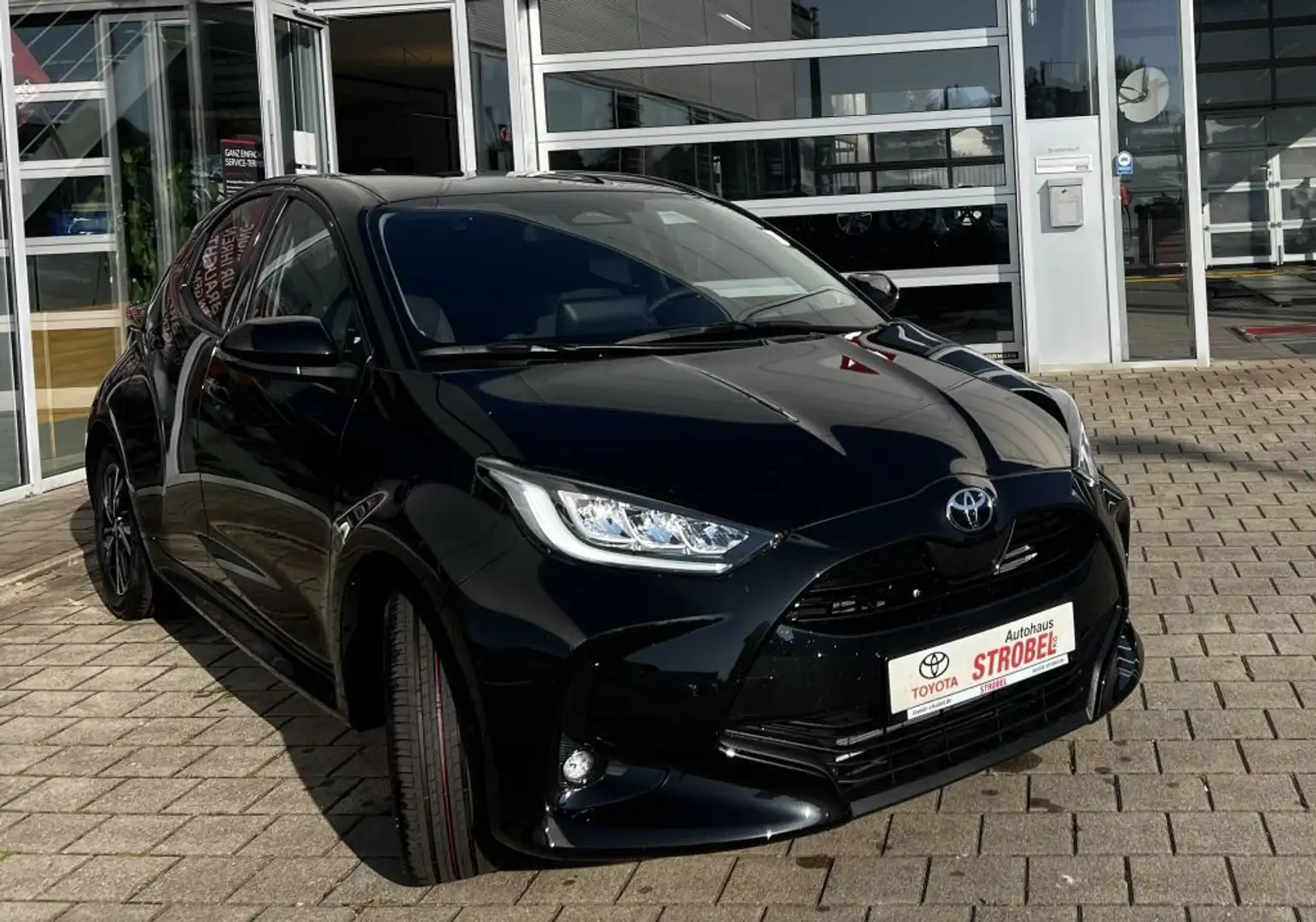 Toyota Yaris Hybrid 116 1.5 VVT-i Teampl.-Saftey/ Comfortp. - 2