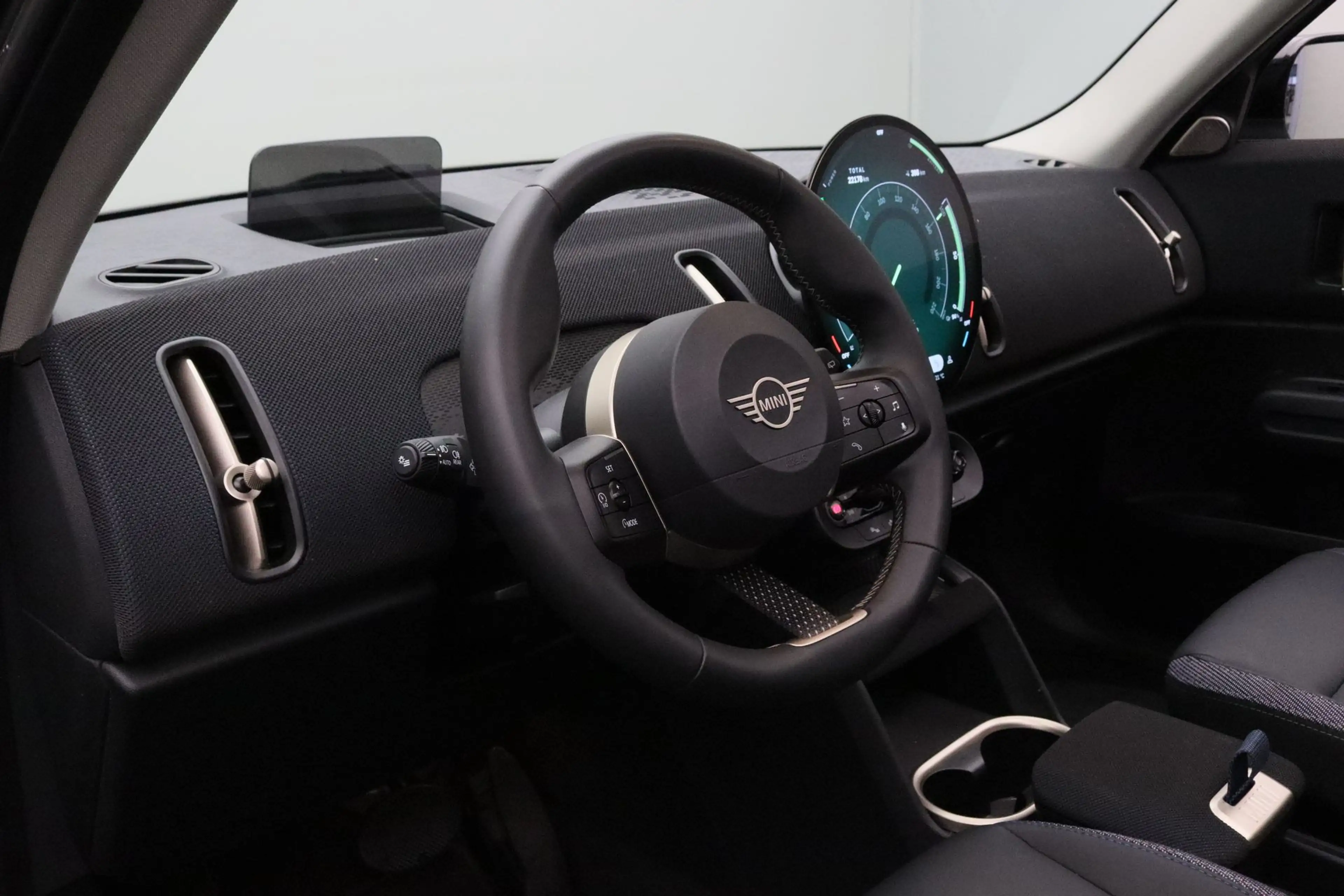 MINI Countryman E Classic M 66.5 kWh — photo 11
