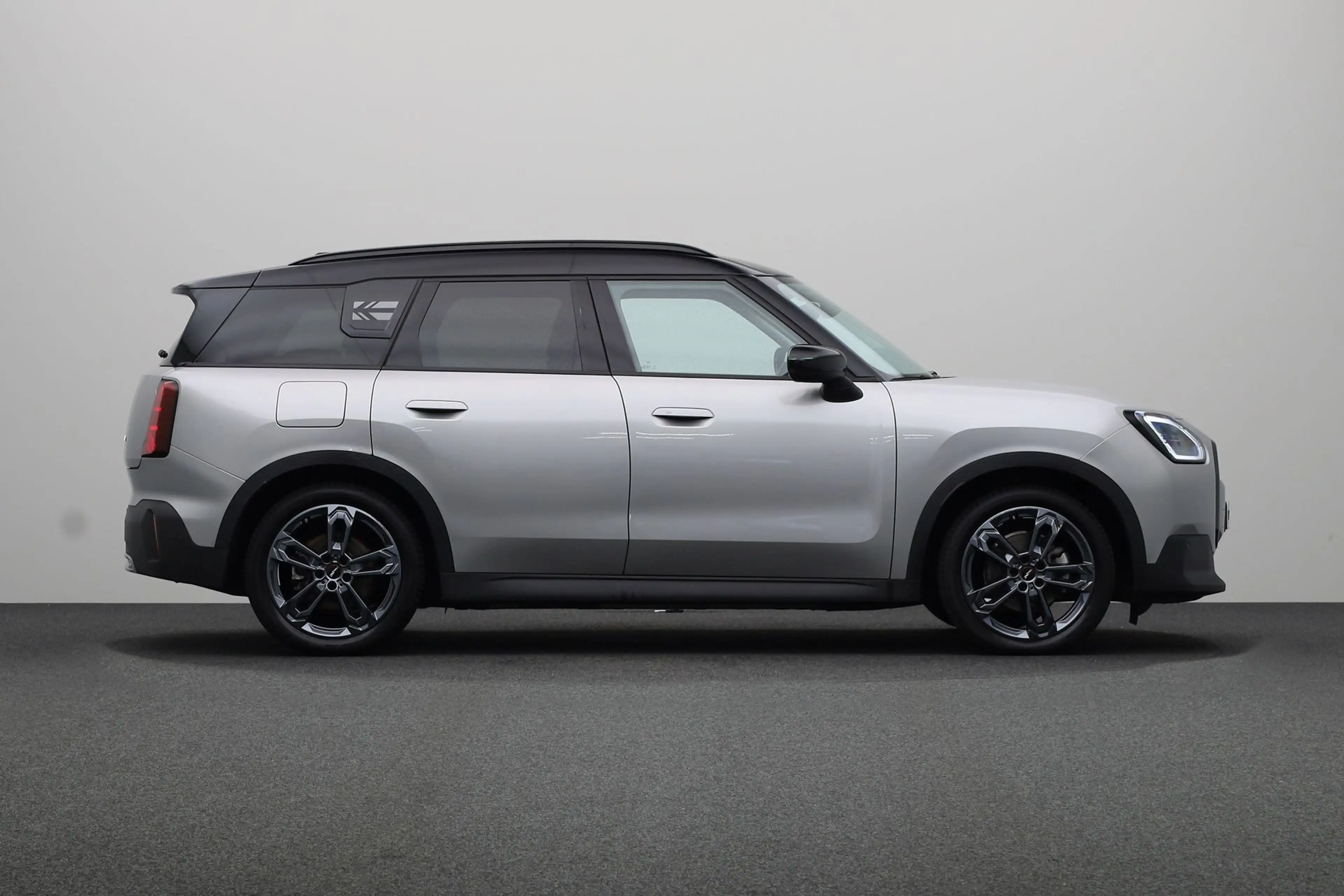 MINI Countryman E Classic M 66.5 kWh — photo 8