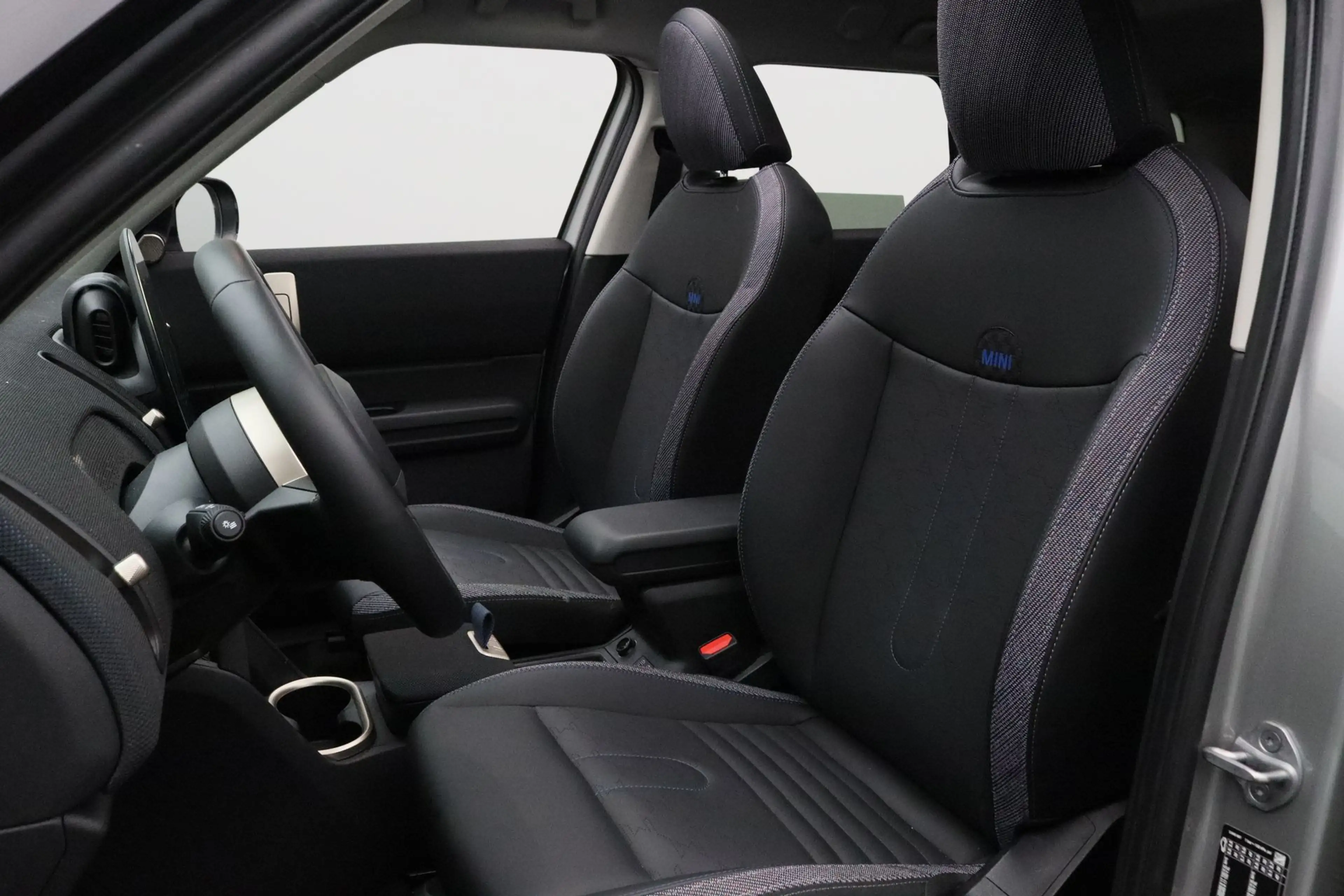 MINI Countryman E Classic M 66.5 kWh — photo 4