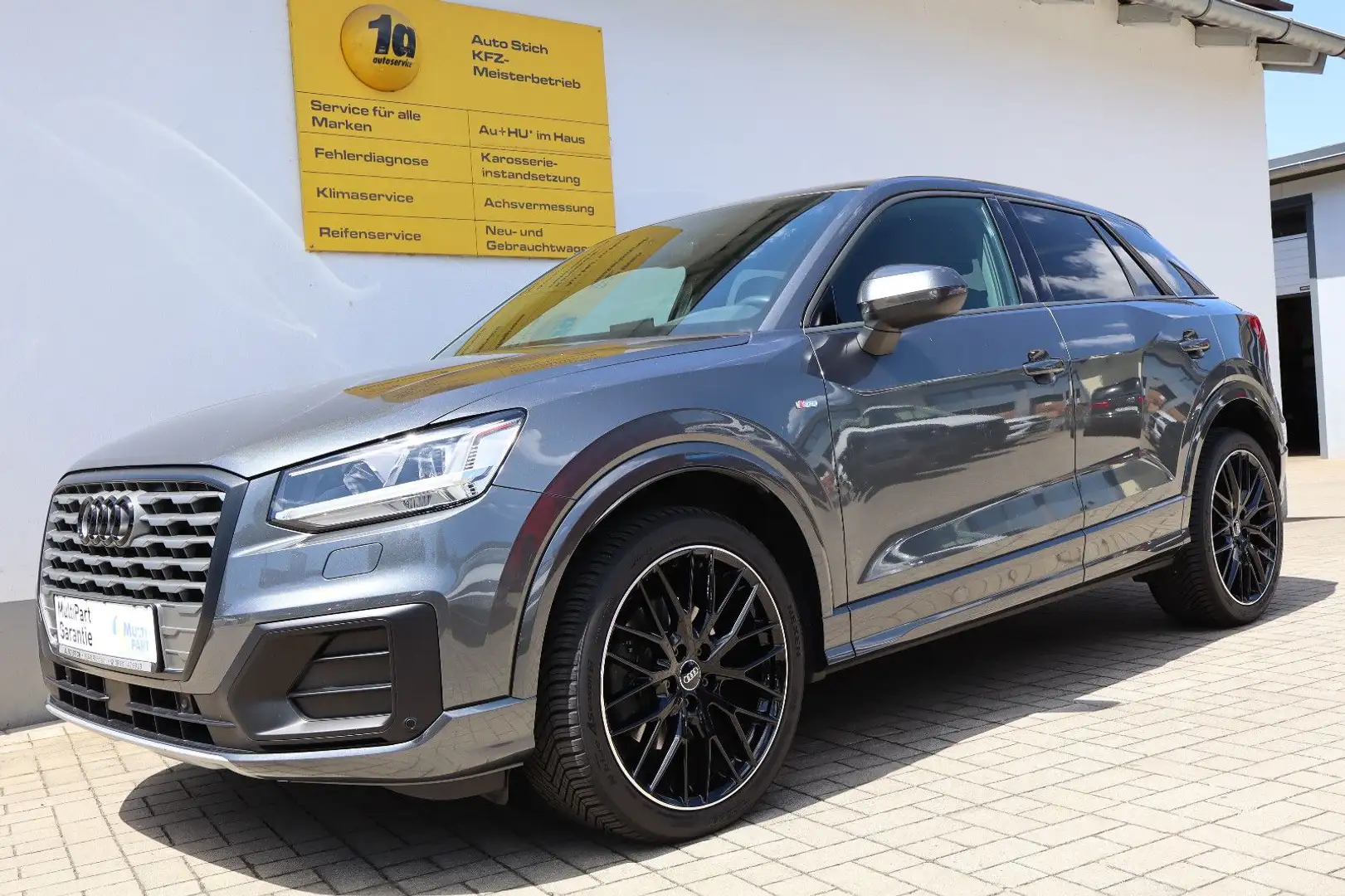 Audi Q2 sport S-Line LED/KAMERA/KEYLESS... Grau - 1