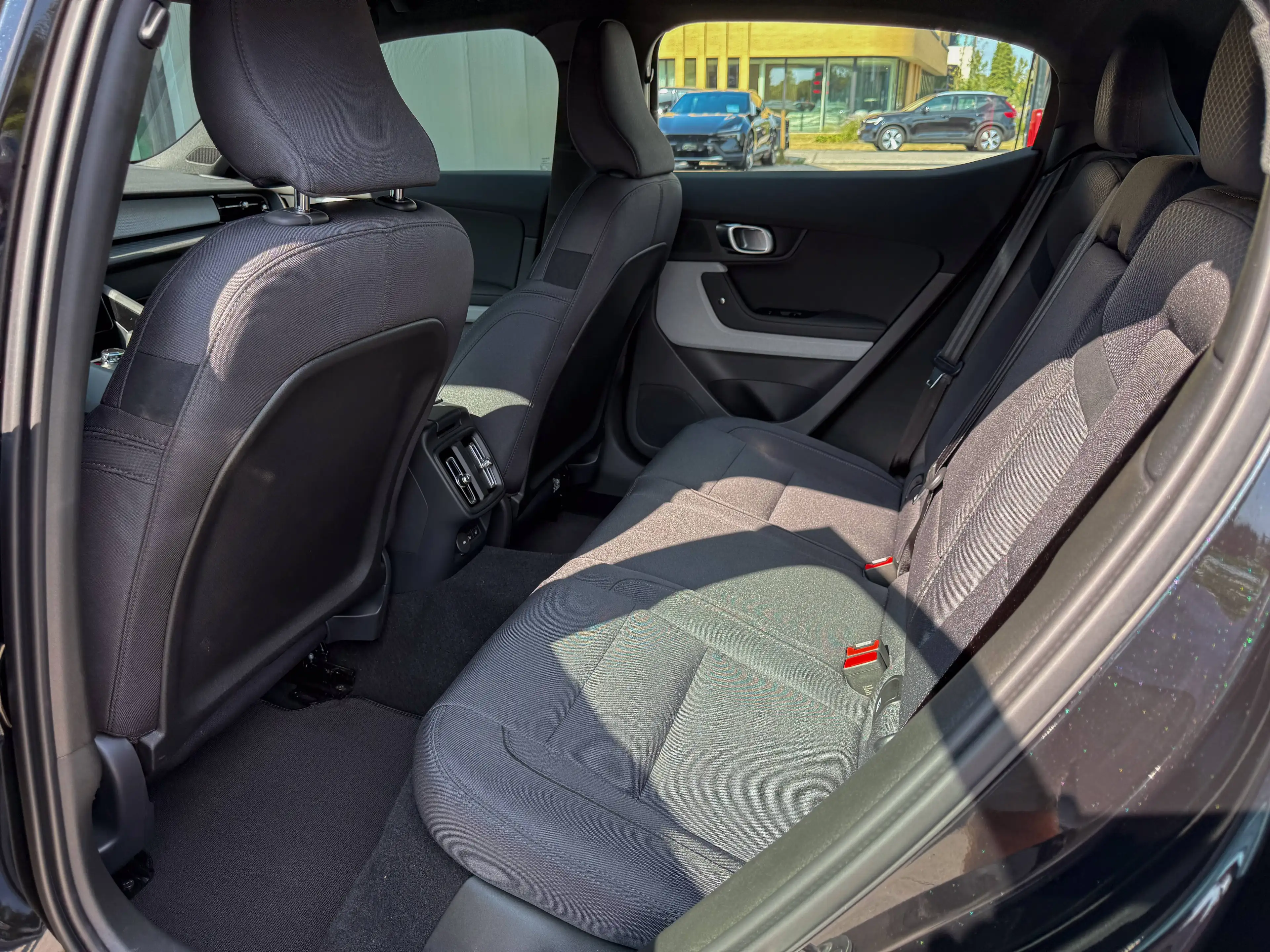 Polestar 2 Long Range Single Motor - Plus Pack | Climate Pack | ACC — photo 13