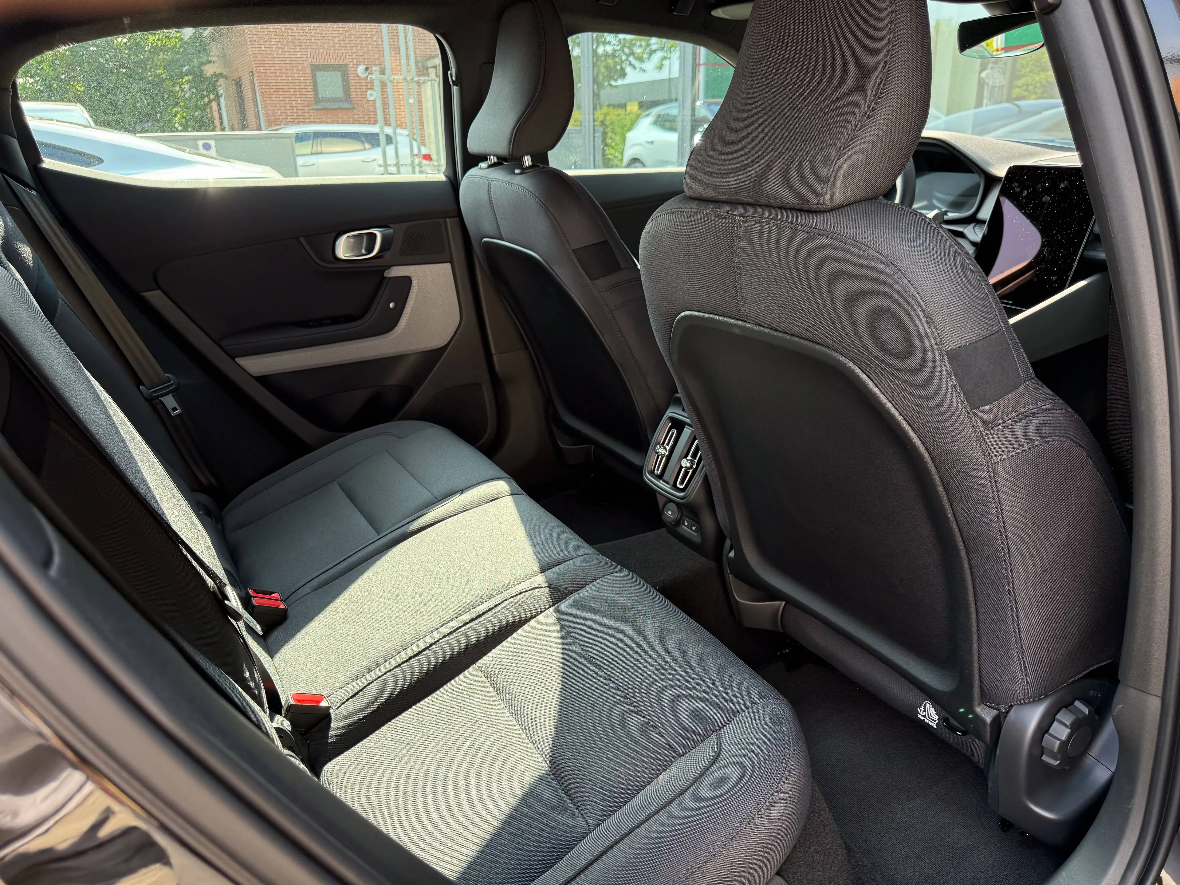 Polestar 2 Long Range Single Motor - Plus Pack | Climate Pack | ACC — photo 15