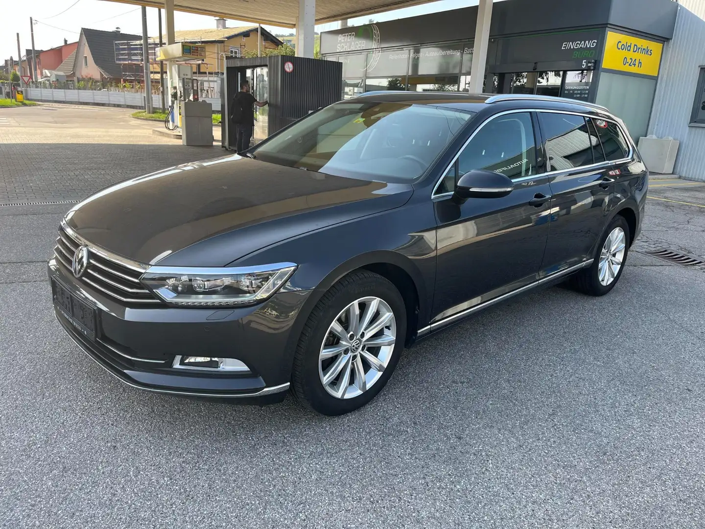 Volkswagen Passat Variant Highline 2,0 TDI SCR Virtual-Leder-AHK Nero - 1