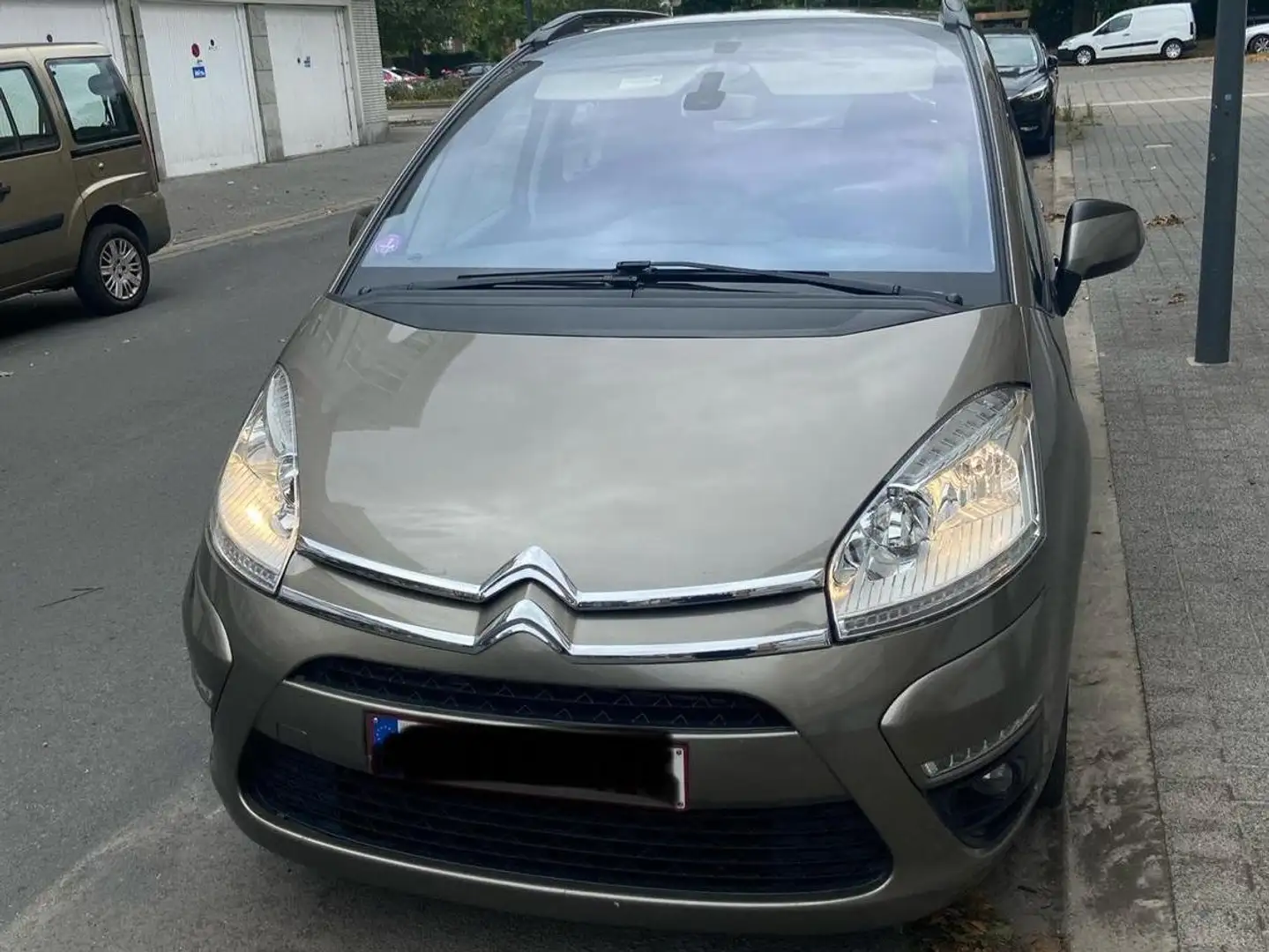 Citroen C4 Picasso C4 Picasso 1.6i Attraction Brons - 2