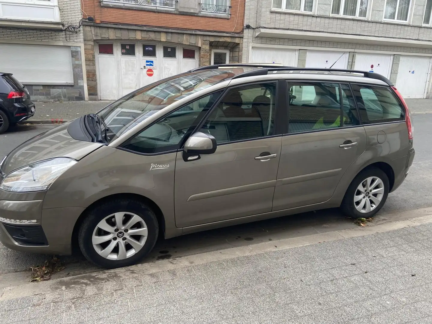 Citroen C4 Picasso C4 Picasso 1.6i Attraction Brons - 1
