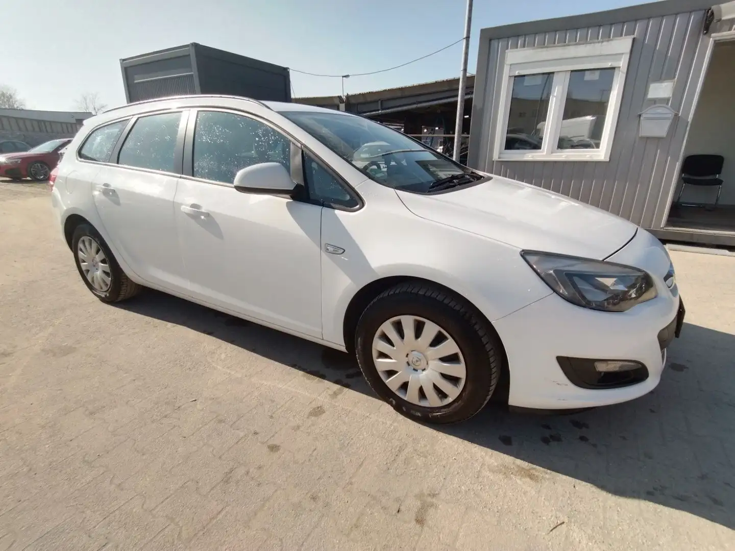 Opel Astra J Sports Tourer +KLIMA+PDC+TEMPOMAT+EU 6 Weiß - 1
