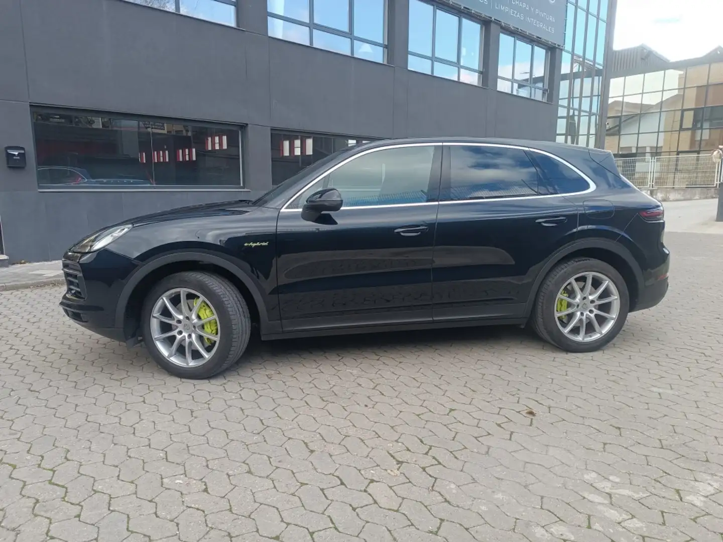 Porsche Cayenne E-Hybrid Aut. Bleu - 2
