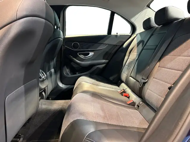Mercedes-Benz C-Class view 11