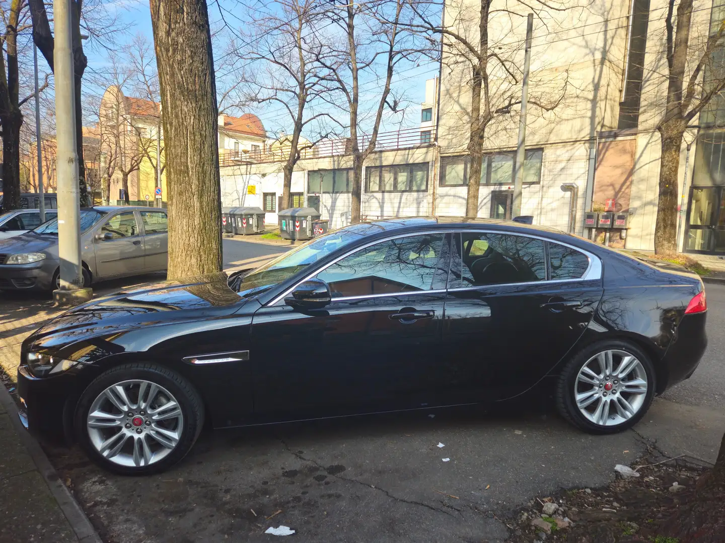 Jaguar XE XE 2.0d i4 Prestige Business edition 180cv Nero - 1