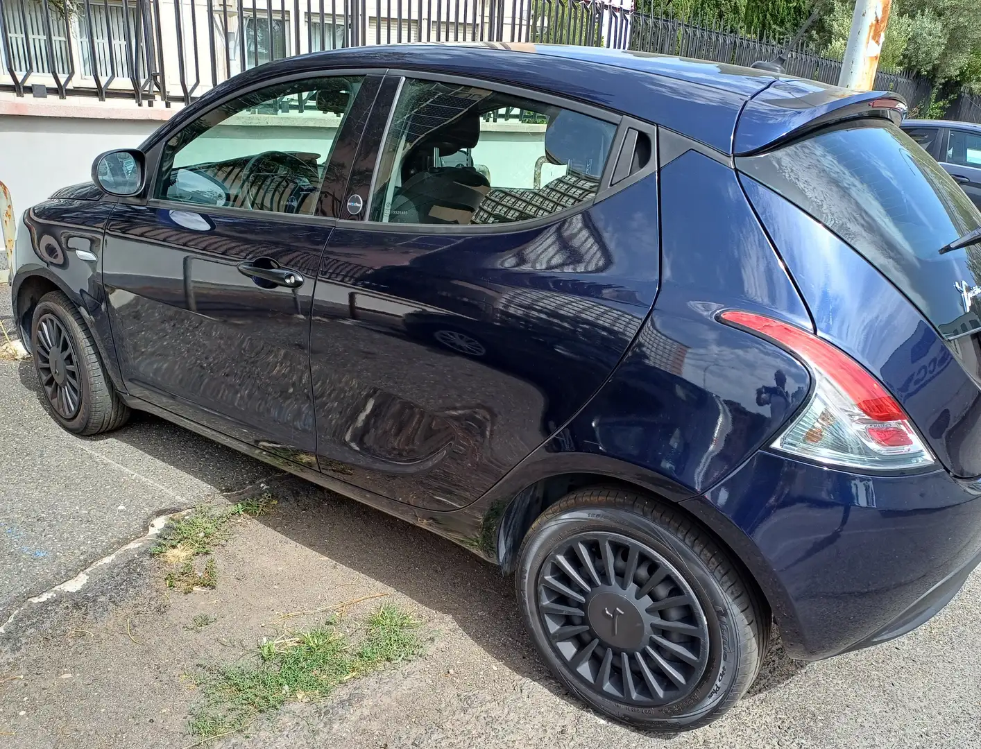 Lancia Ypsilon Ypsilon III 2015 1.0 firefly hybrid Silver s Синий - 1