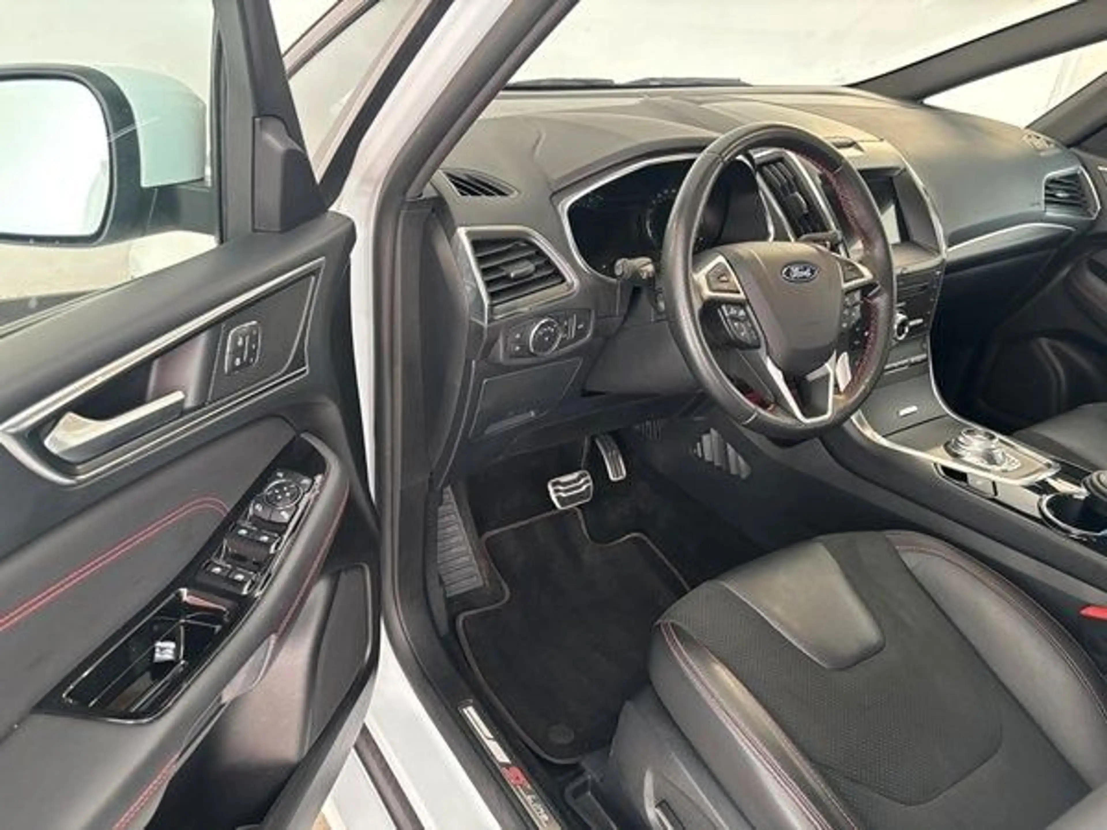Ford S-Max 2.0 EcoBlue Aut. ST-LINE AHK / LED / SOUND — photo 12