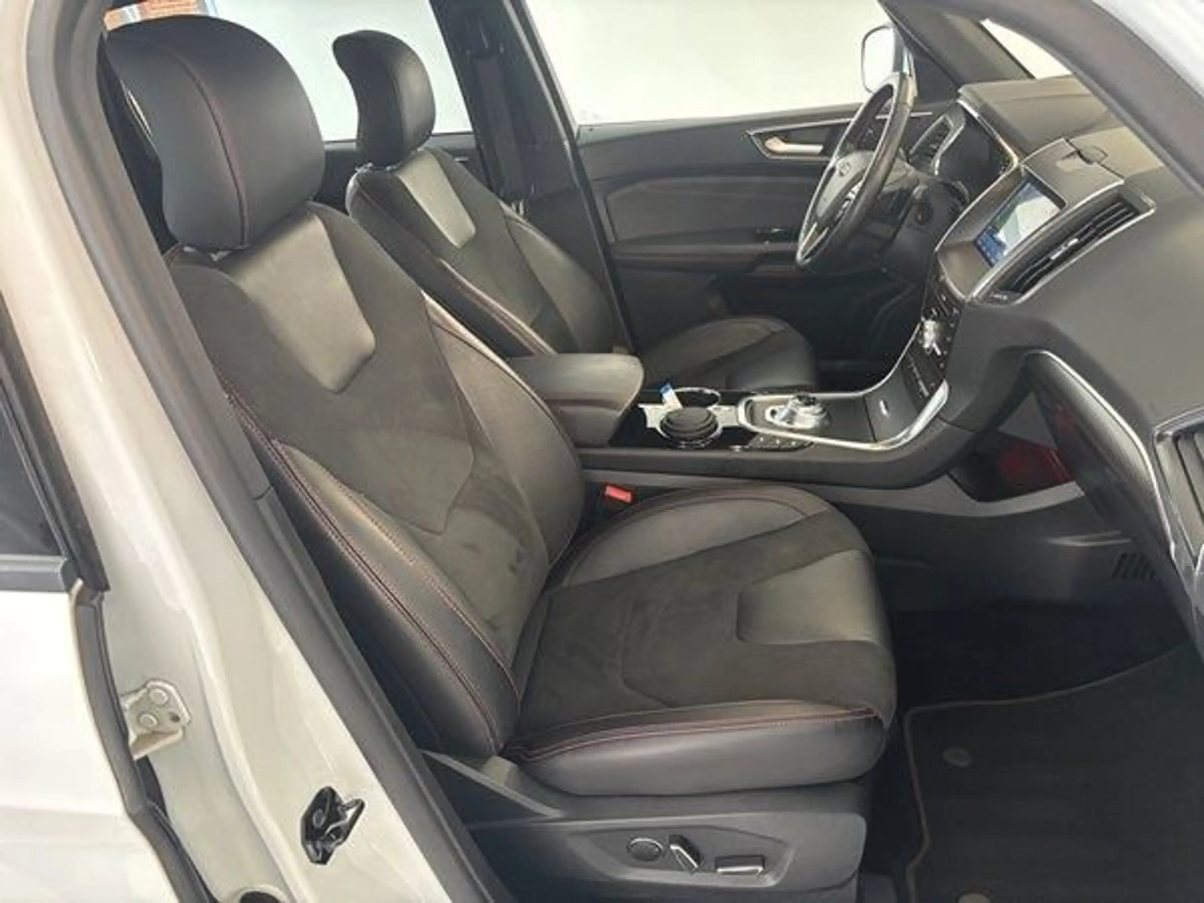 Ford S-Max 2.0 EcoBlue Aut. ST-LINE AHK / LED / SOUND — photo 11