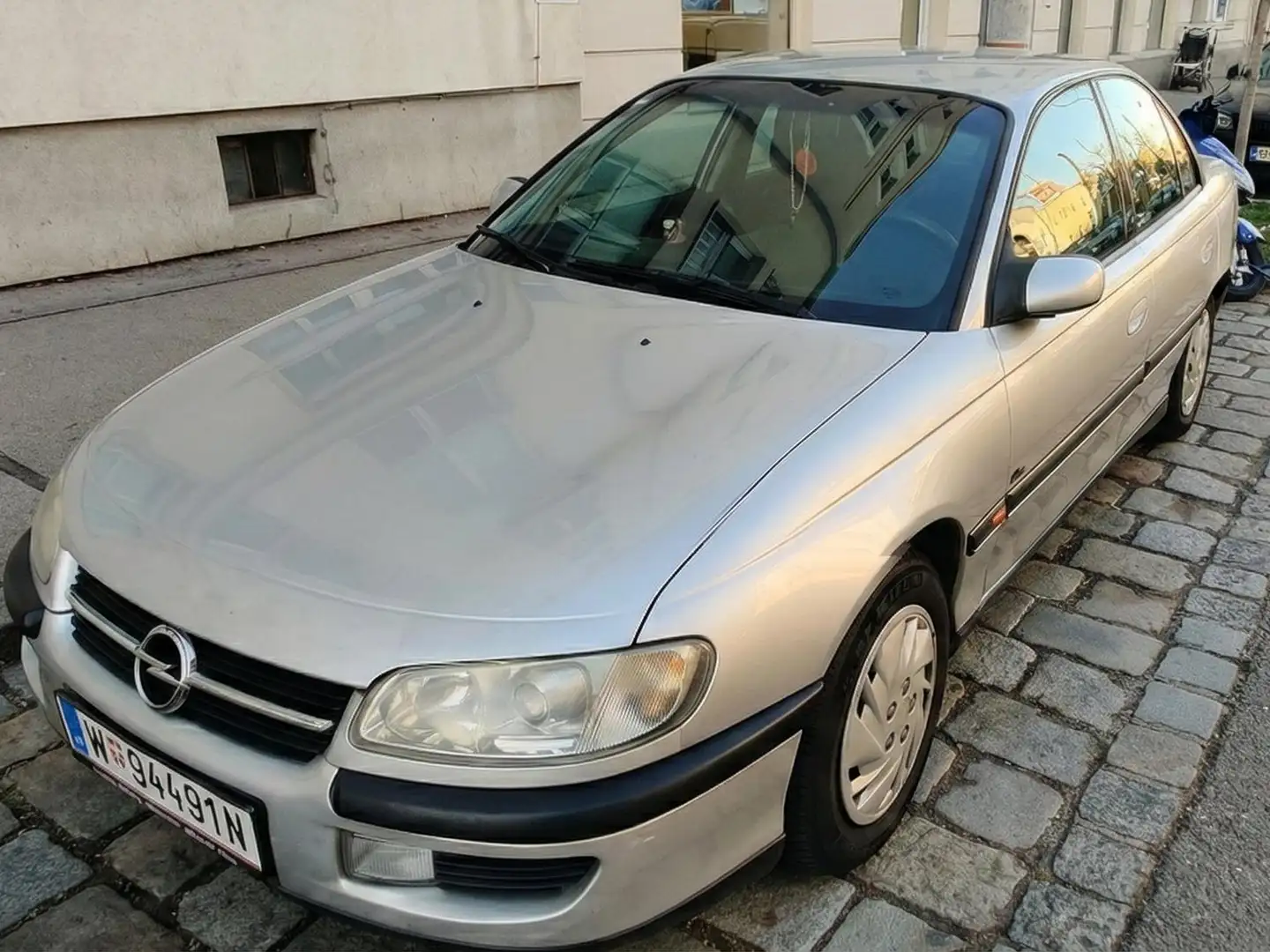 Opel Omega Omega CD 2,0i 16V Aut. Argintiu - 2