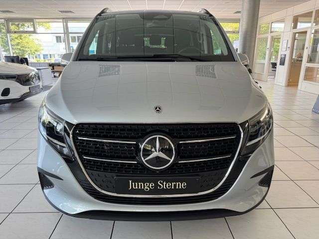 Mercedes-Benz V 220