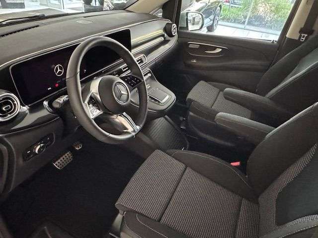 Mercedes-Benz V 220