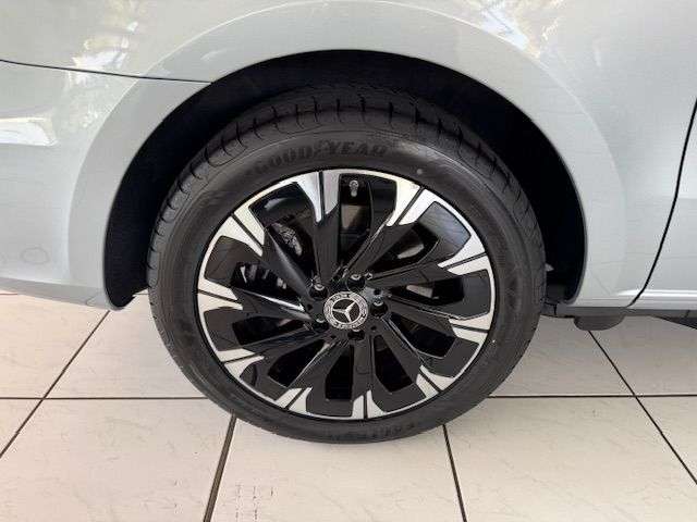 Mercedes-Benz V 220