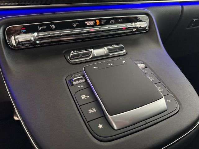 Mercedes-Benz V 220