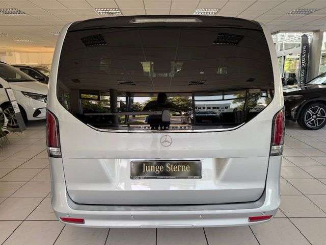Mercedes-Benz V 220