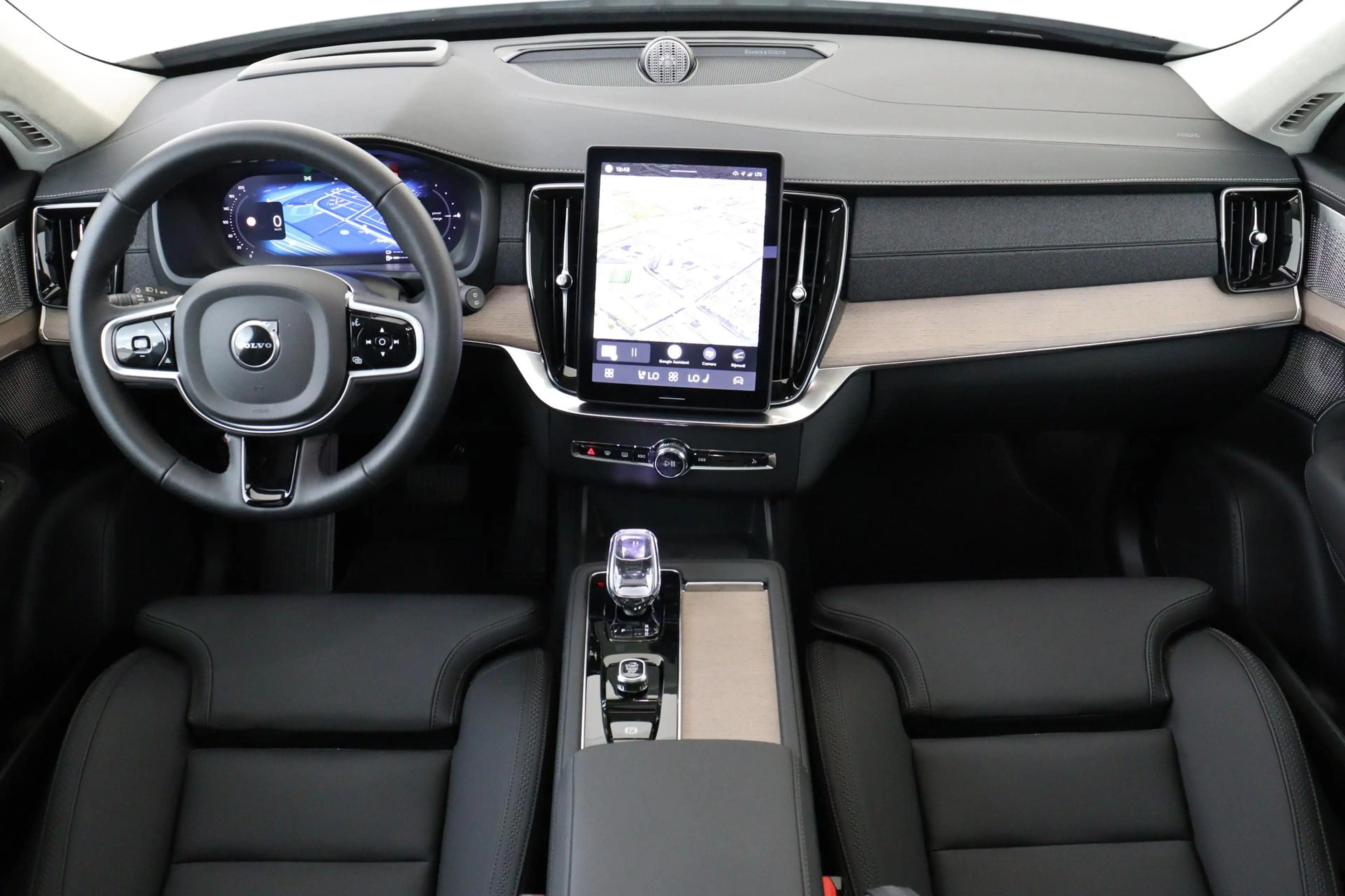 Volvo XC90 II T8 PLUG-IN HYBRID AWD ULTRA DARK -PANO.DAK|BOWE — photo 4
