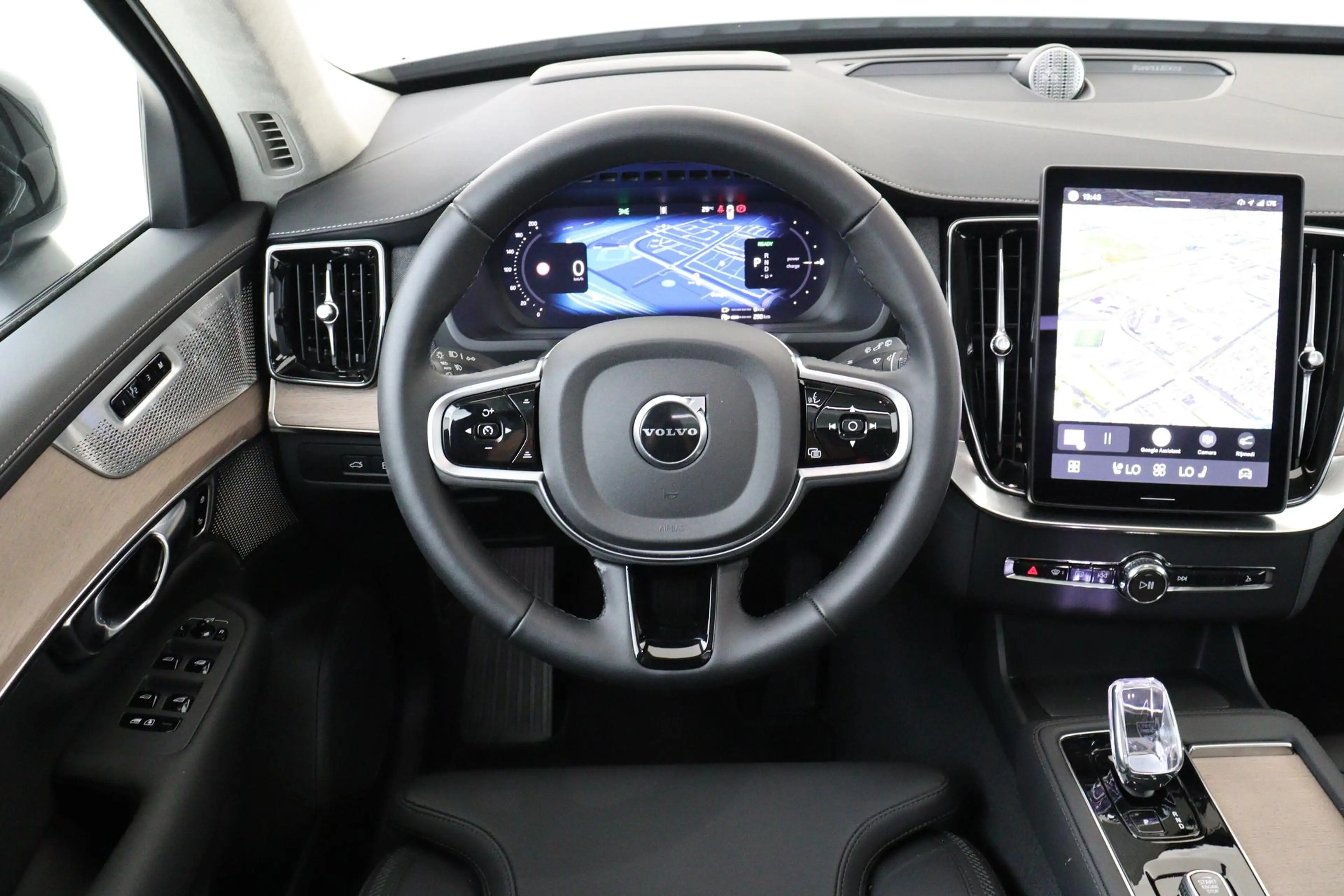 Volvo XC90 II T8 PLUG-IN HYBRID AWD ULTRA DARK -PANO.DAK|BOWE — photo 2