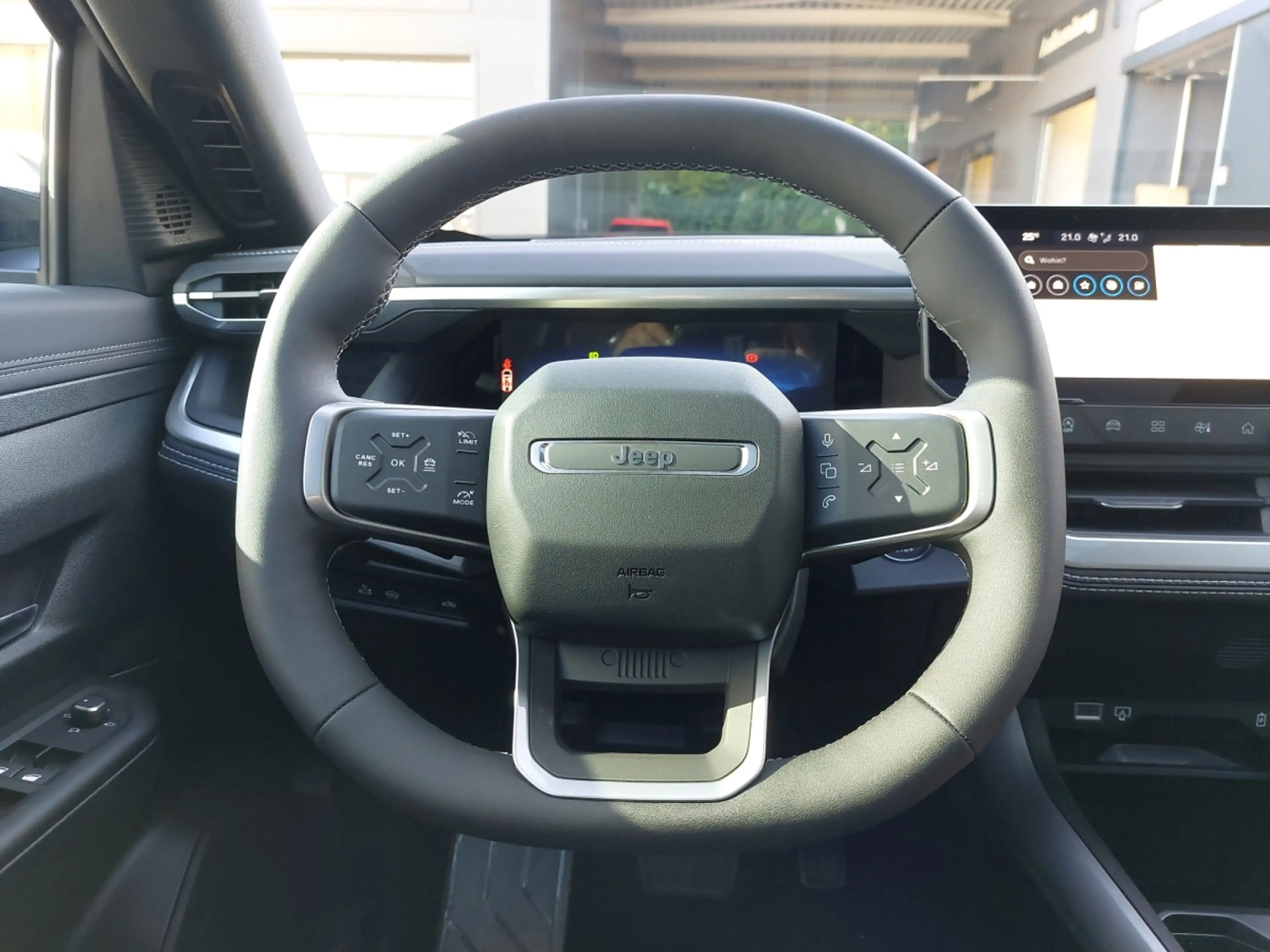 Jeep Compass e-Hybrid First Edition 145PS — photo 13