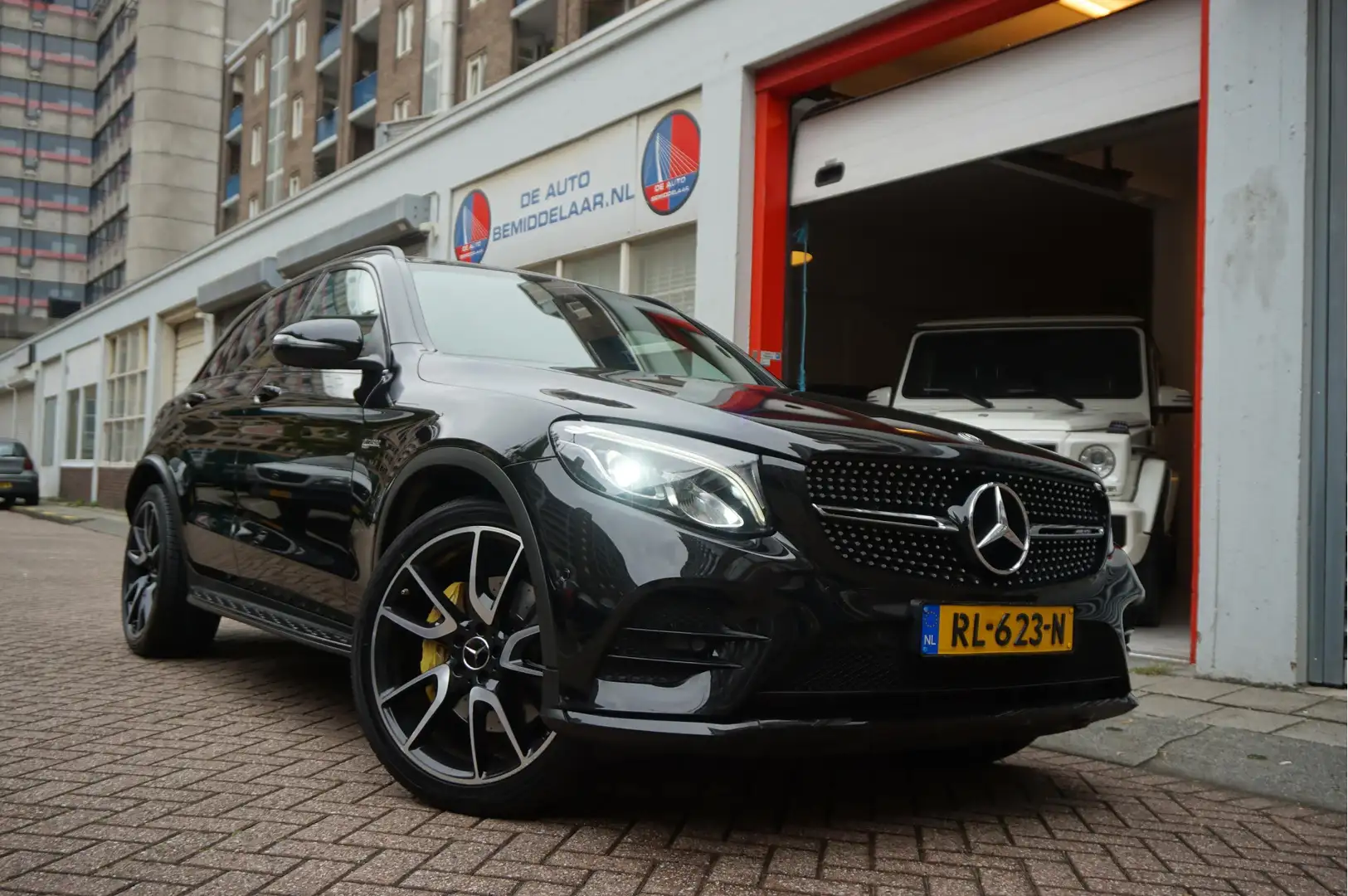Mercedes-Benz GLC 43 AMG 4MATIC Aut9 | NL AUTO | Burmester | Black on Black Zwart - 1