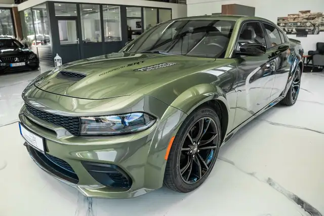 Dodge Charger SXT Plus 3.6 V6 Blacktop F8 Green 20 Zol