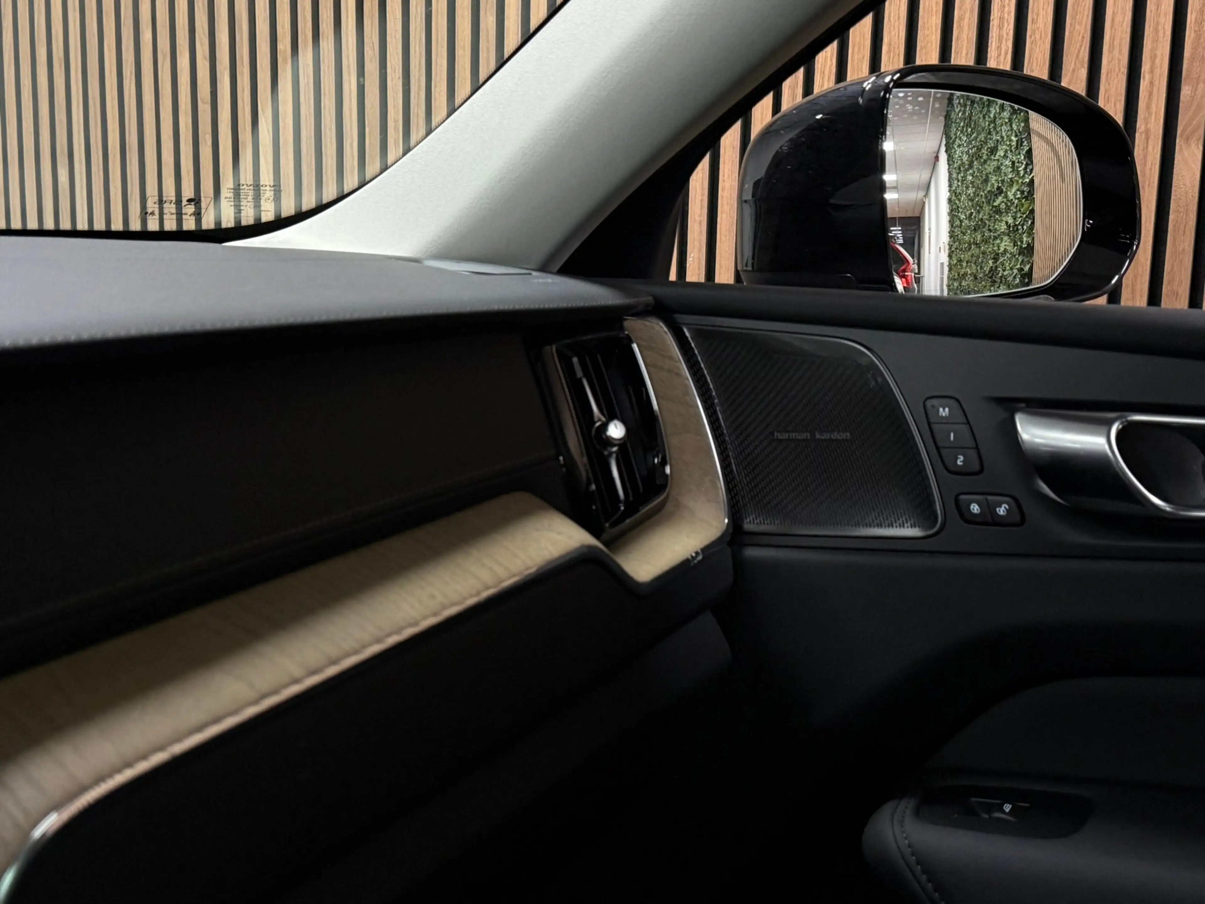 Volvo XC60 T6 AWD Recharge Ultra Dark | Facelift | Luchtverin — photo 39