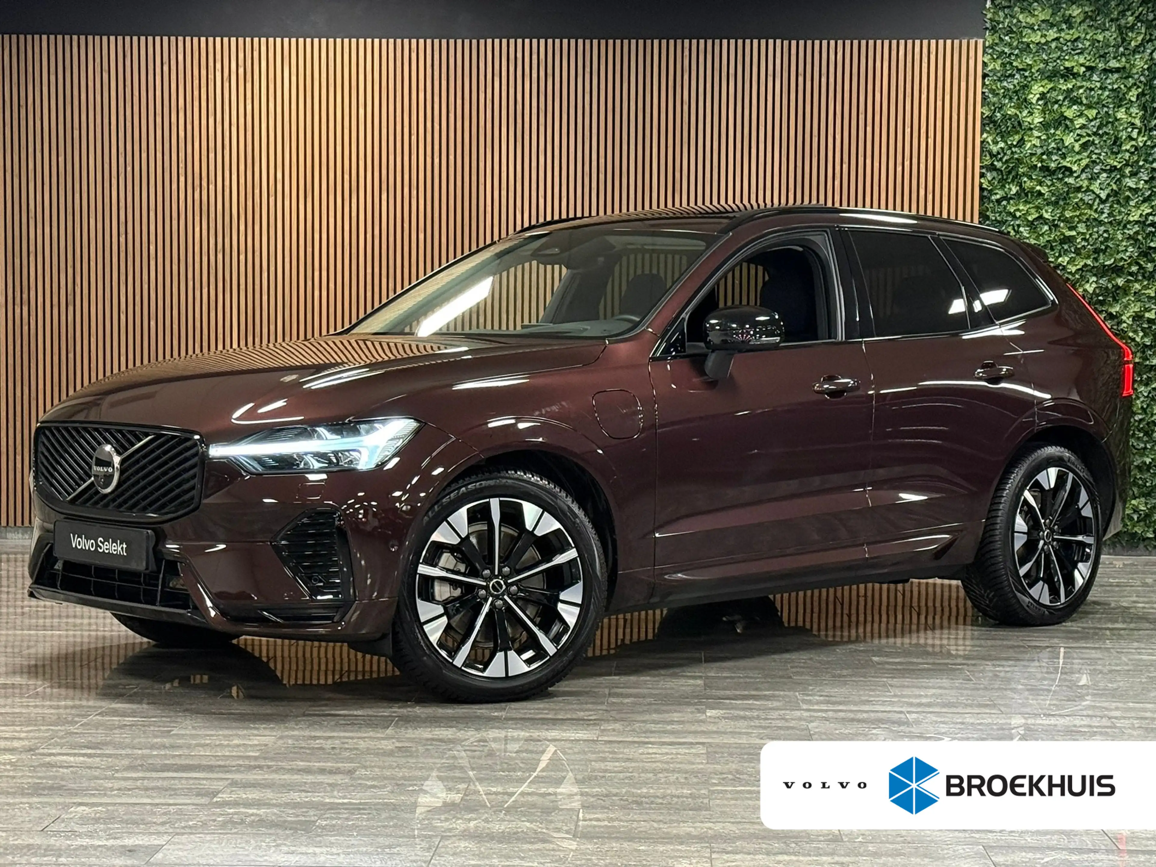 Volvo XC60 T6 AWD Recharge Ultra Dark | Facelift | Luchtverin