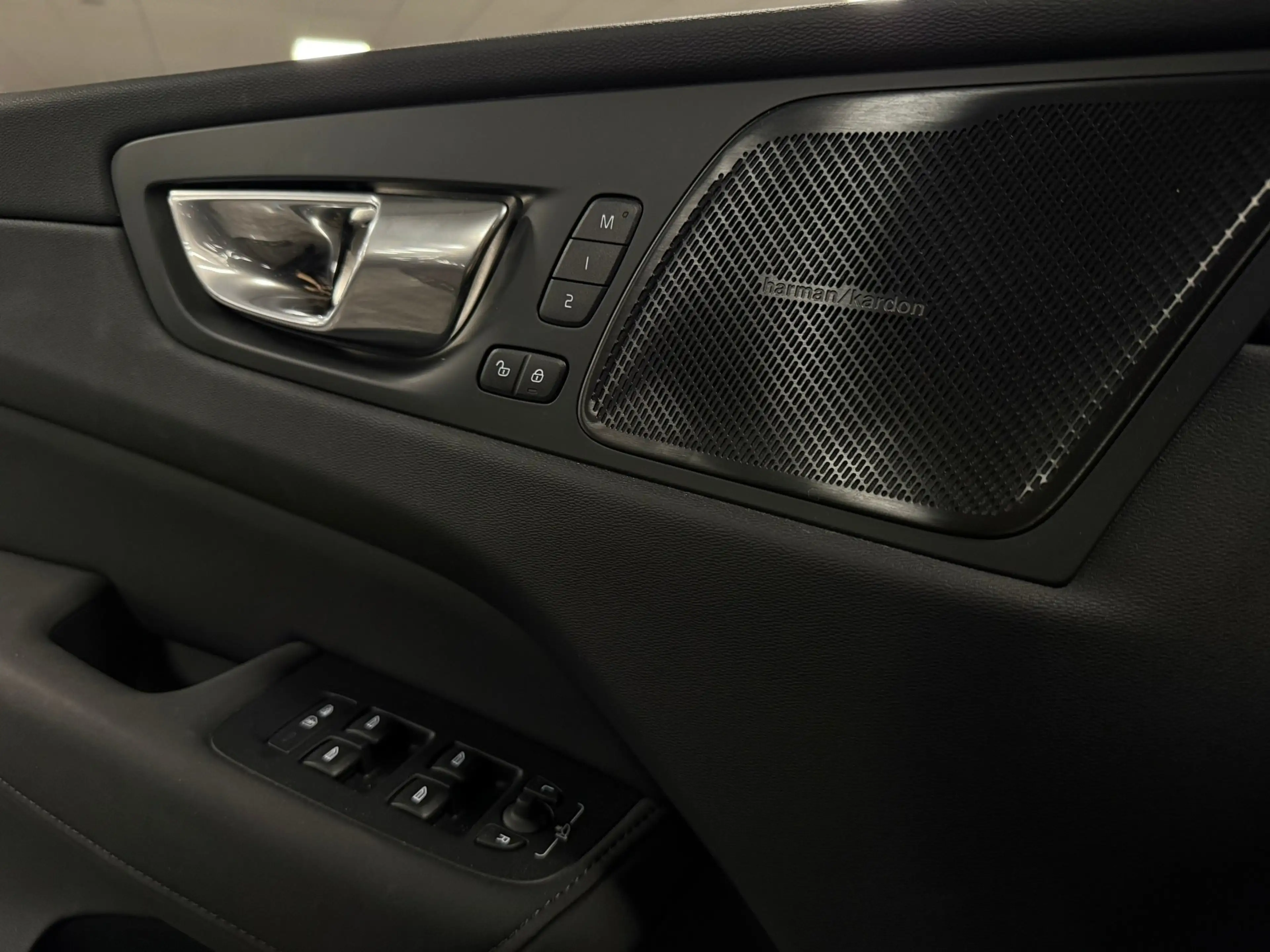 Volvo XC60 T6 AWD Recharge Ultra Dark | Facelift | Luchtverin — photo 47
