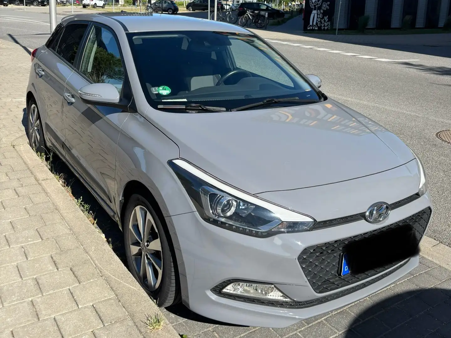 Hyundai i20 i20 1.2 Classic Grau - 1