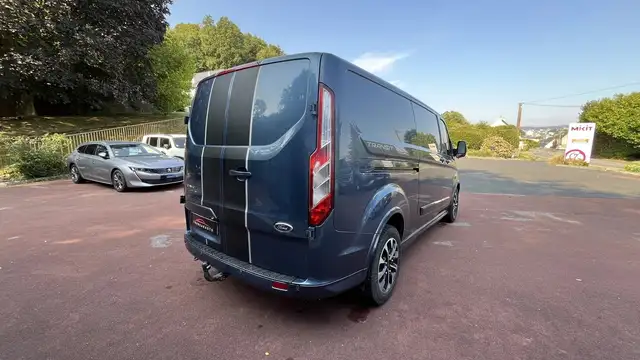 Ford Unknown Model view 5