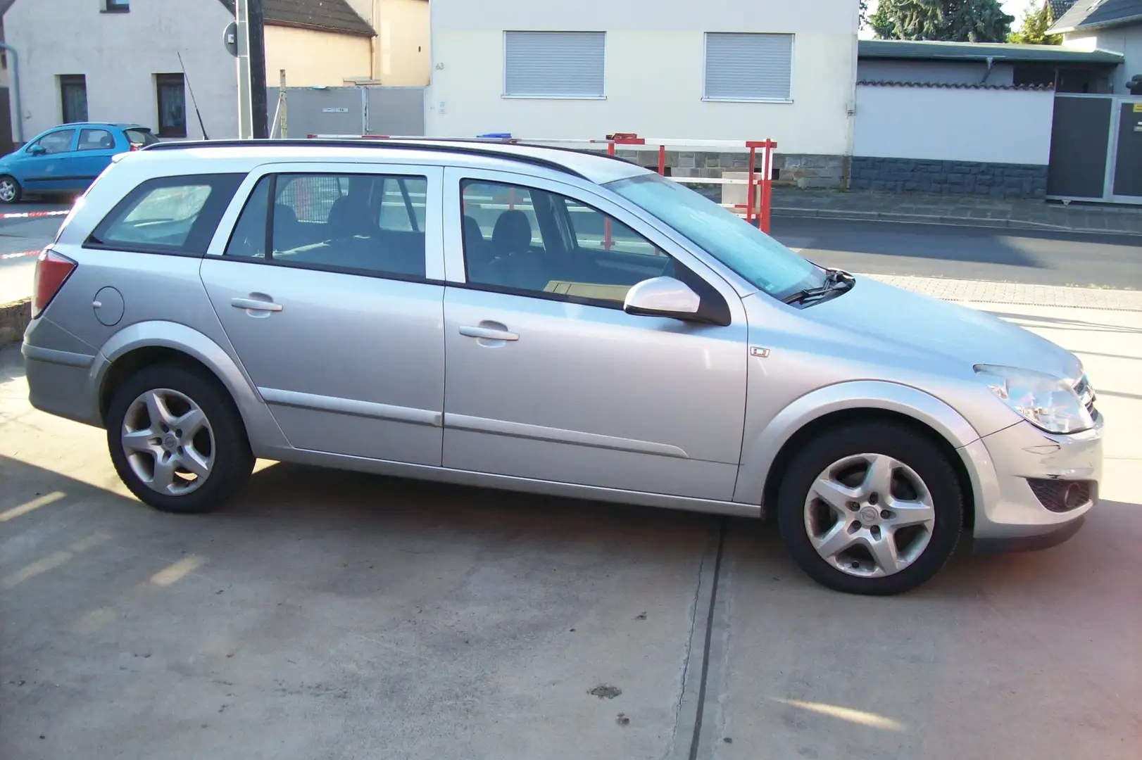 Opel Astra Silver - 1