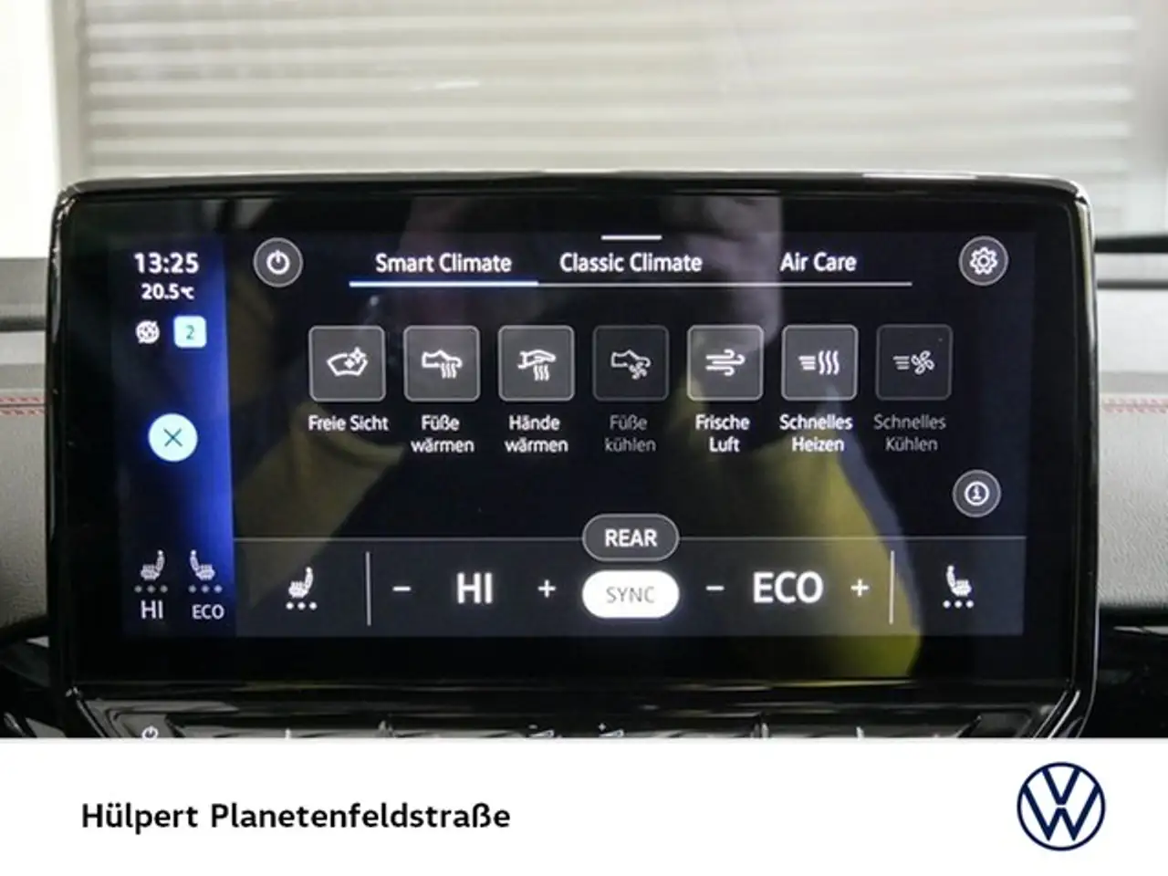 Volkswagen ID.4 GTX 4X4 WÄRMEPUMPE PANO AHK 360CAM ACC LM21 16