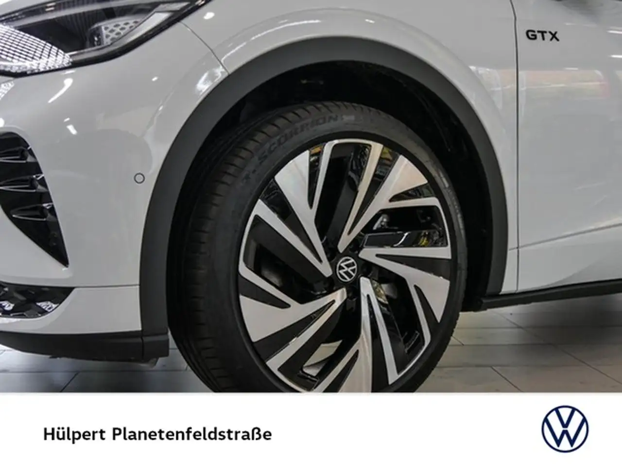 Volkswagen ID.4 GTX 4X4 WÄRMEPUMPE PANO AHK 360CAM ACC LM21 8