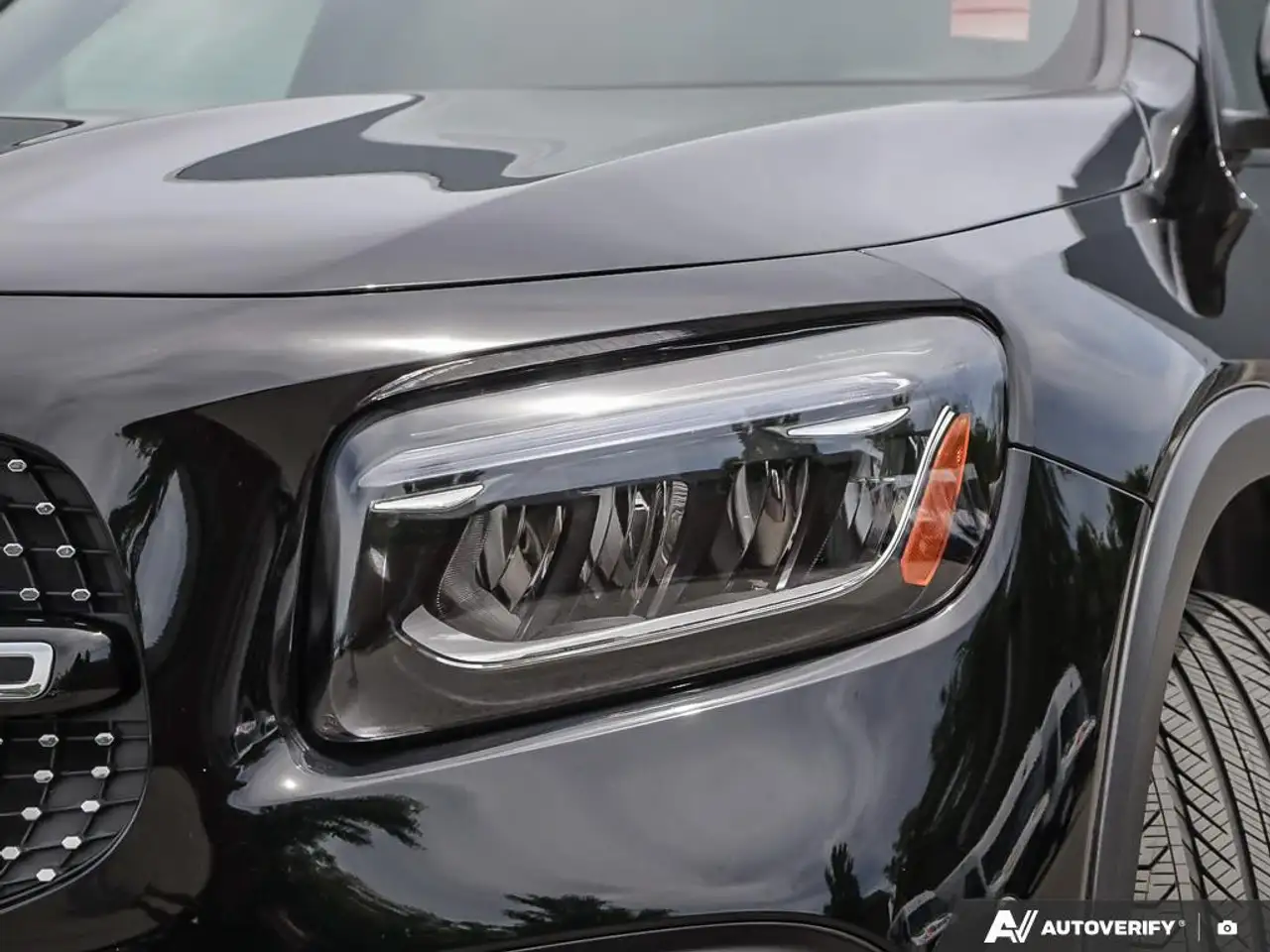 Mercedes-Benz GLB снимка Mercedes-Benz GLB