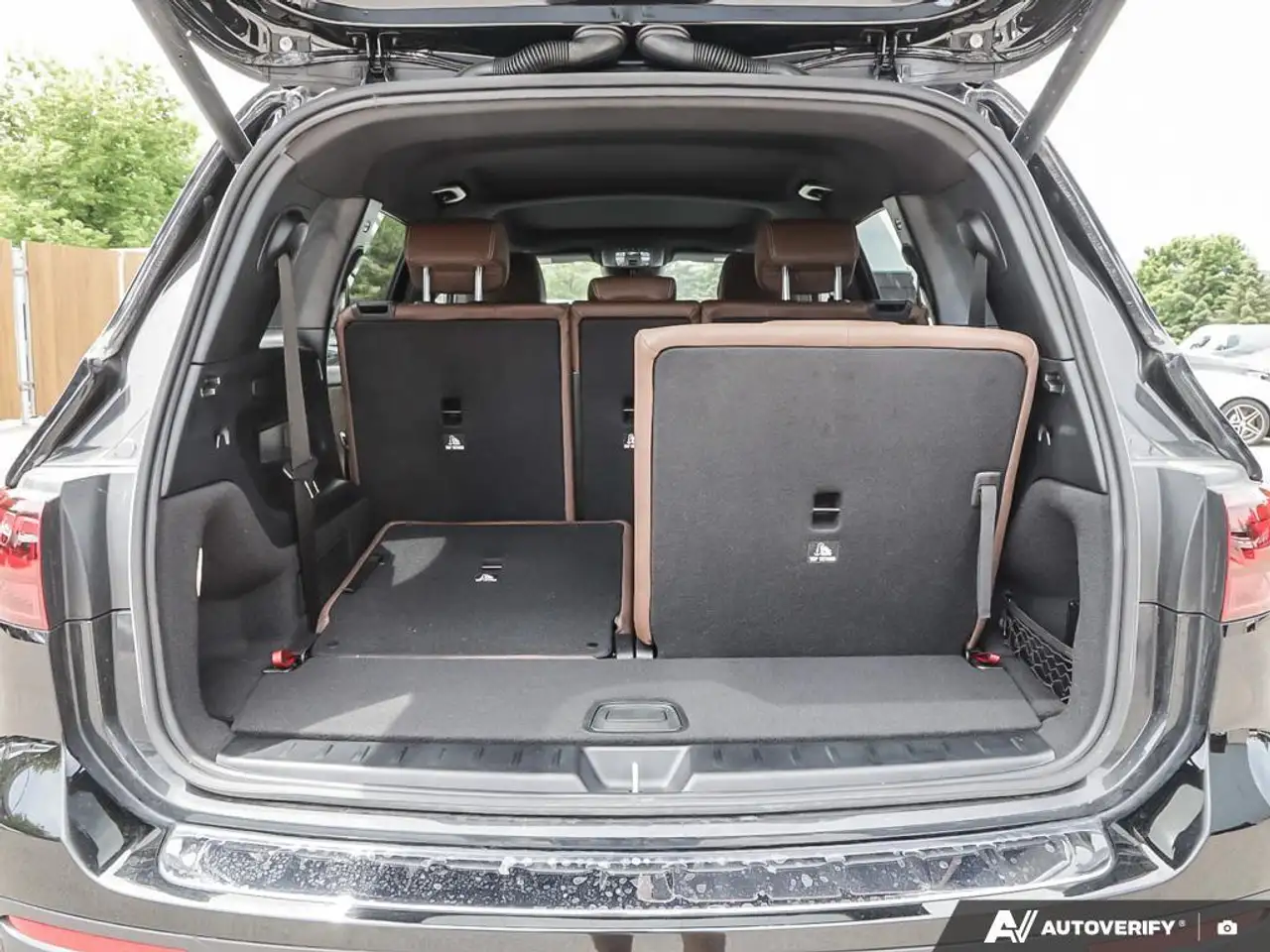 Mercedes-Benz GLB снимка Mercedes-Benz GLB