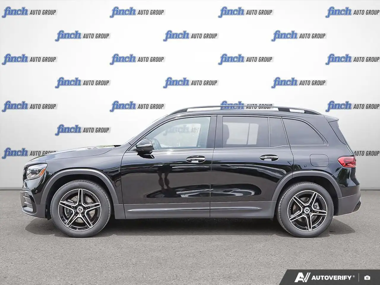 Mercedes-Benz GLB снимка Mercedes-Benz GLB