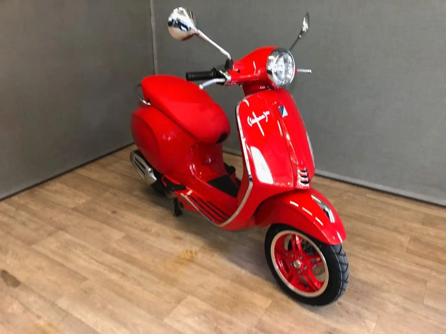 Vespa Primavera 50 E5+ RED FACELIFT- ANGEBOT Rouge - 1