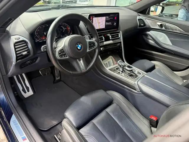 BMW 8 Series view 9