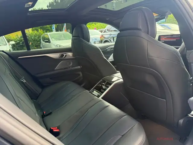 BMW 8 Series view 13