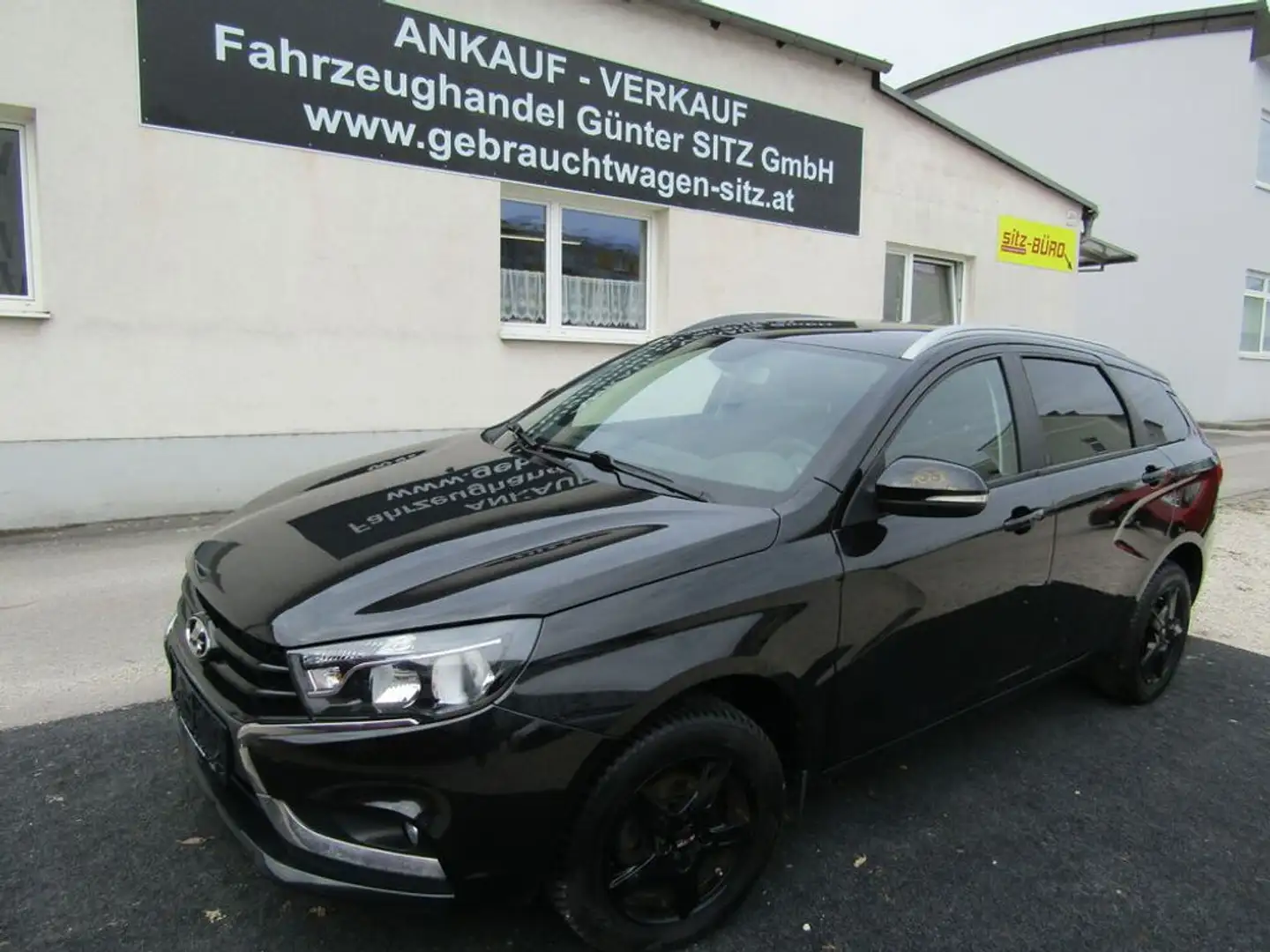Lada Vesta Basis Schwarz - 1