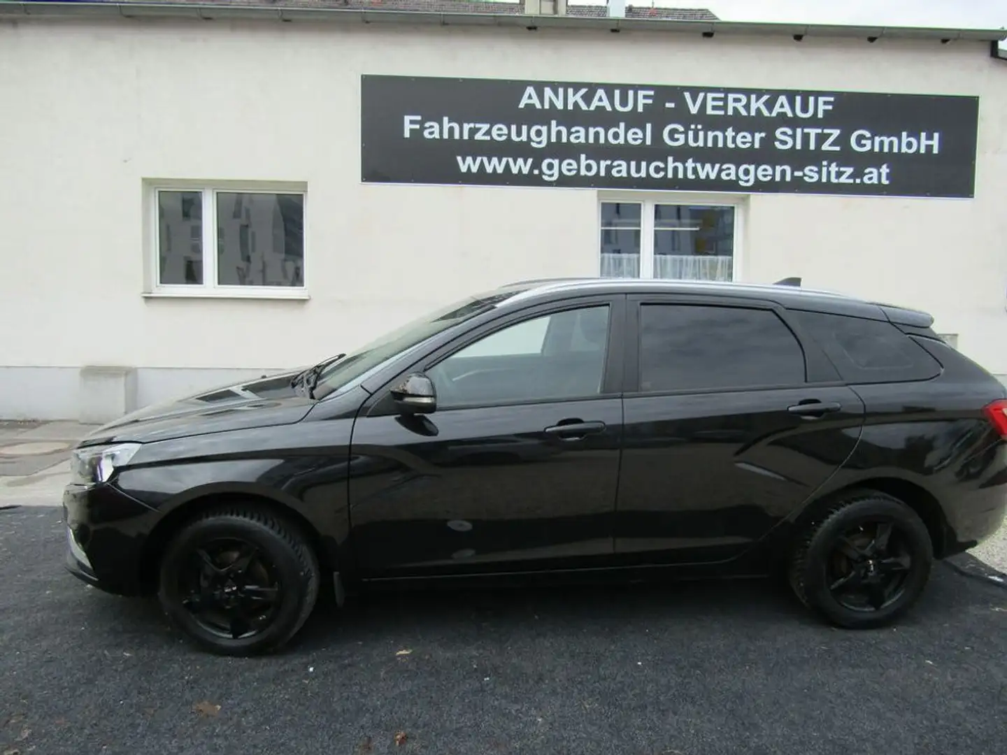 Lada Vesta Basis Schwarz - 2