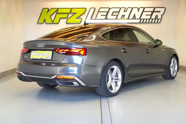 Audi A5 view 4