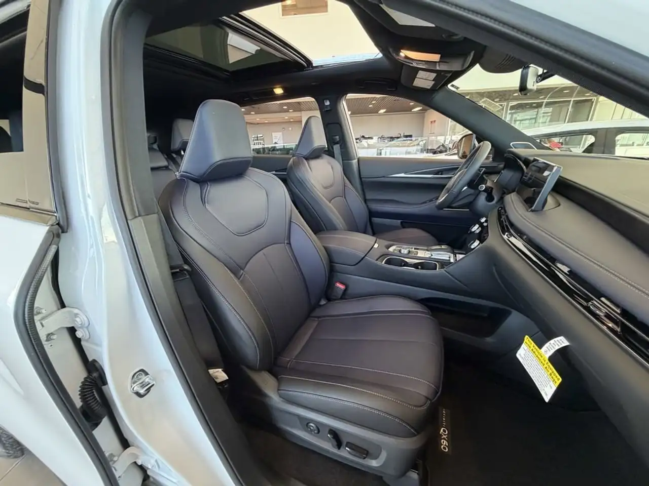 Infiniti QX60 снимка Infiniti QX60