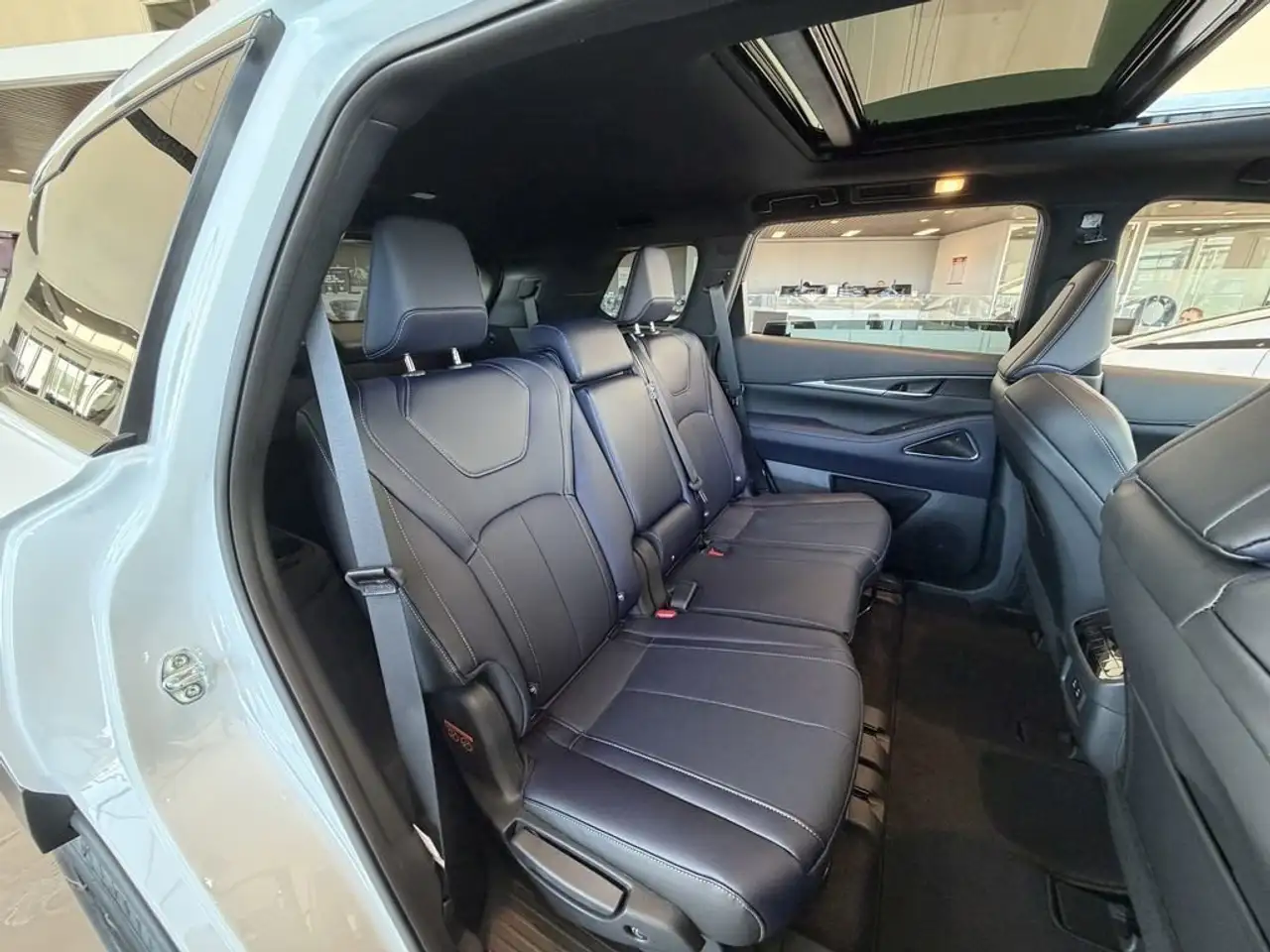 Infiniti QX60 снимка Infiniti QX60